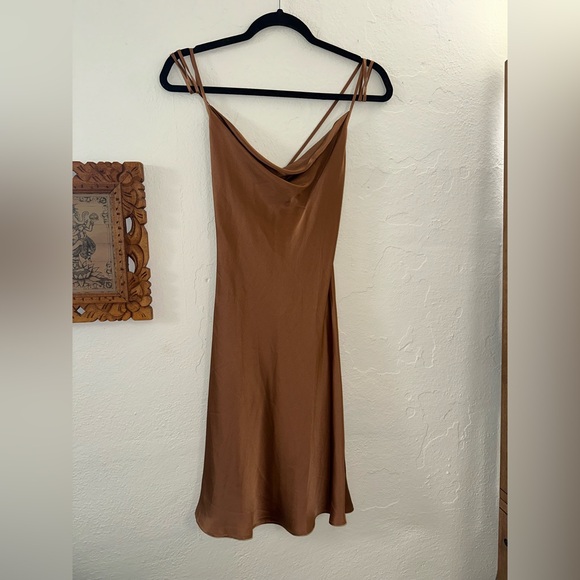 Silk Maison
Lounge Cowl Neck Mini Silk Slip
Dress - Picture 4 of 12